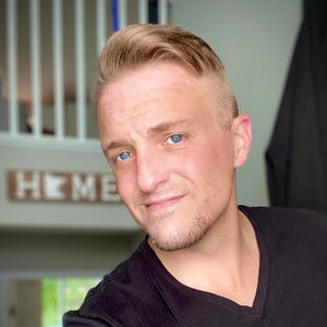 Meet your Posher, Aaron